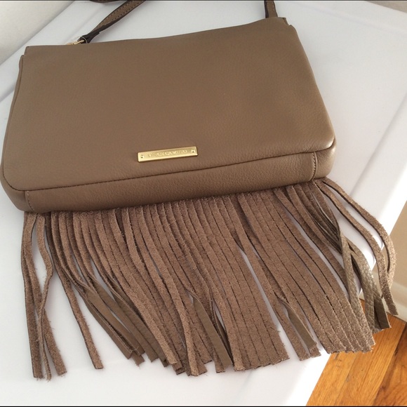 VINCE CAMUTO Cross Body / Clutch - Picture 6 of 6